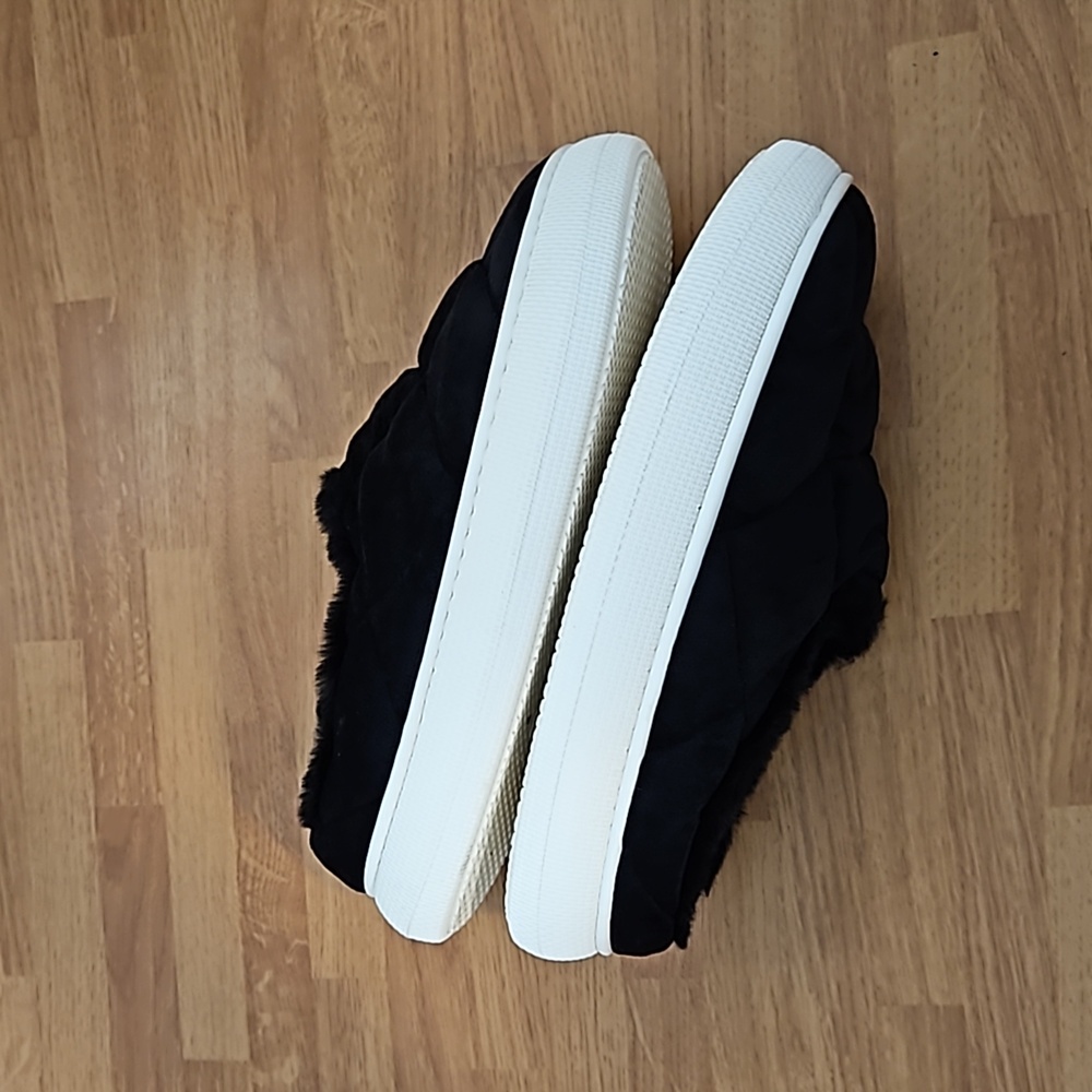 Slippers - Picture 4 of 11